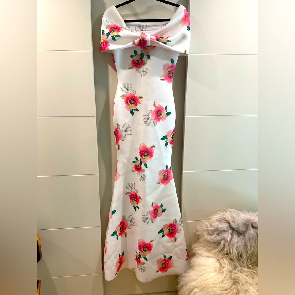 Karen T Design Rose Gown 🌹 Size S